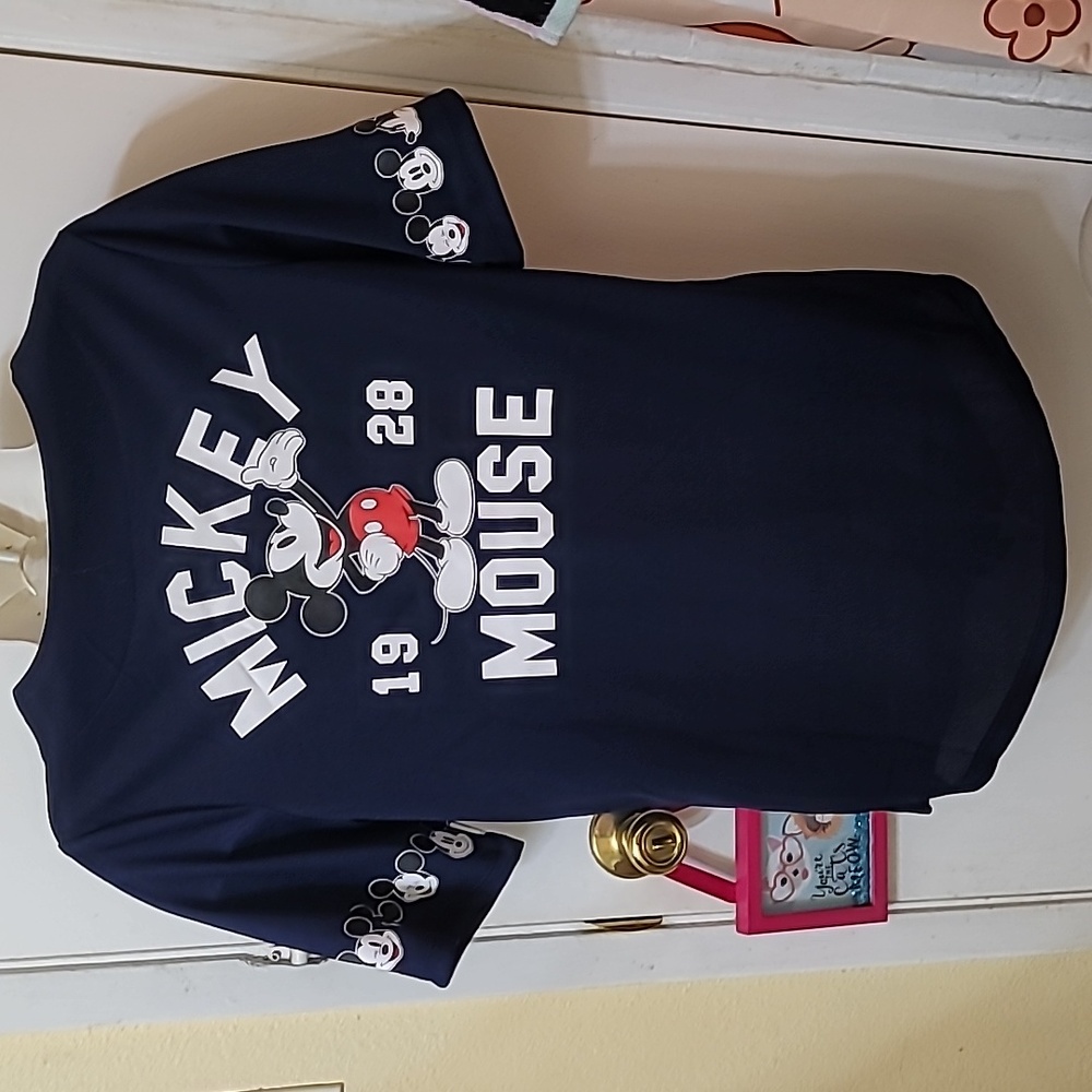 COPY - Disney jersey button down Mickey Mouse print graphic lightweight nwot M/… - Picture 4 of 5